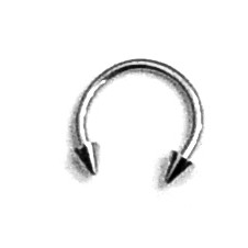 Yarım Halka Kulak Piercingi4